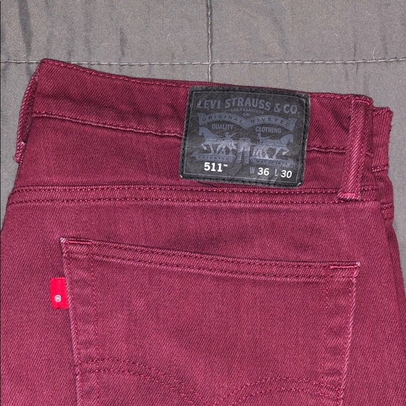 mens burgundy levis jeans